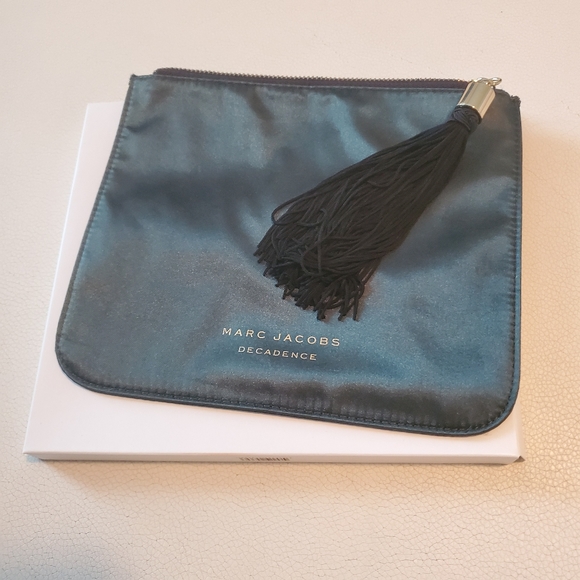 Marc Jacobs Make up pouch - Picture 1 of 3